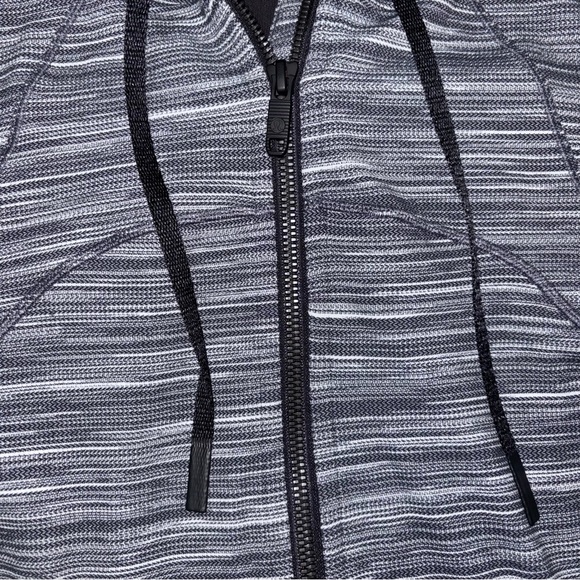 Lululemon hooded define Gray jacket nulu size 8 - Picture 6 of 7